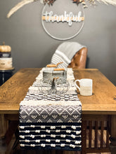 Hanna table runner