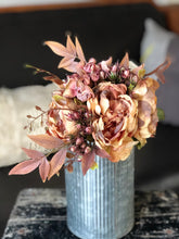 Rose and hydrangea arrangement